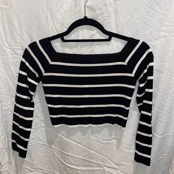 One size black and white stripe off shoulder top - Picture 1 of 1